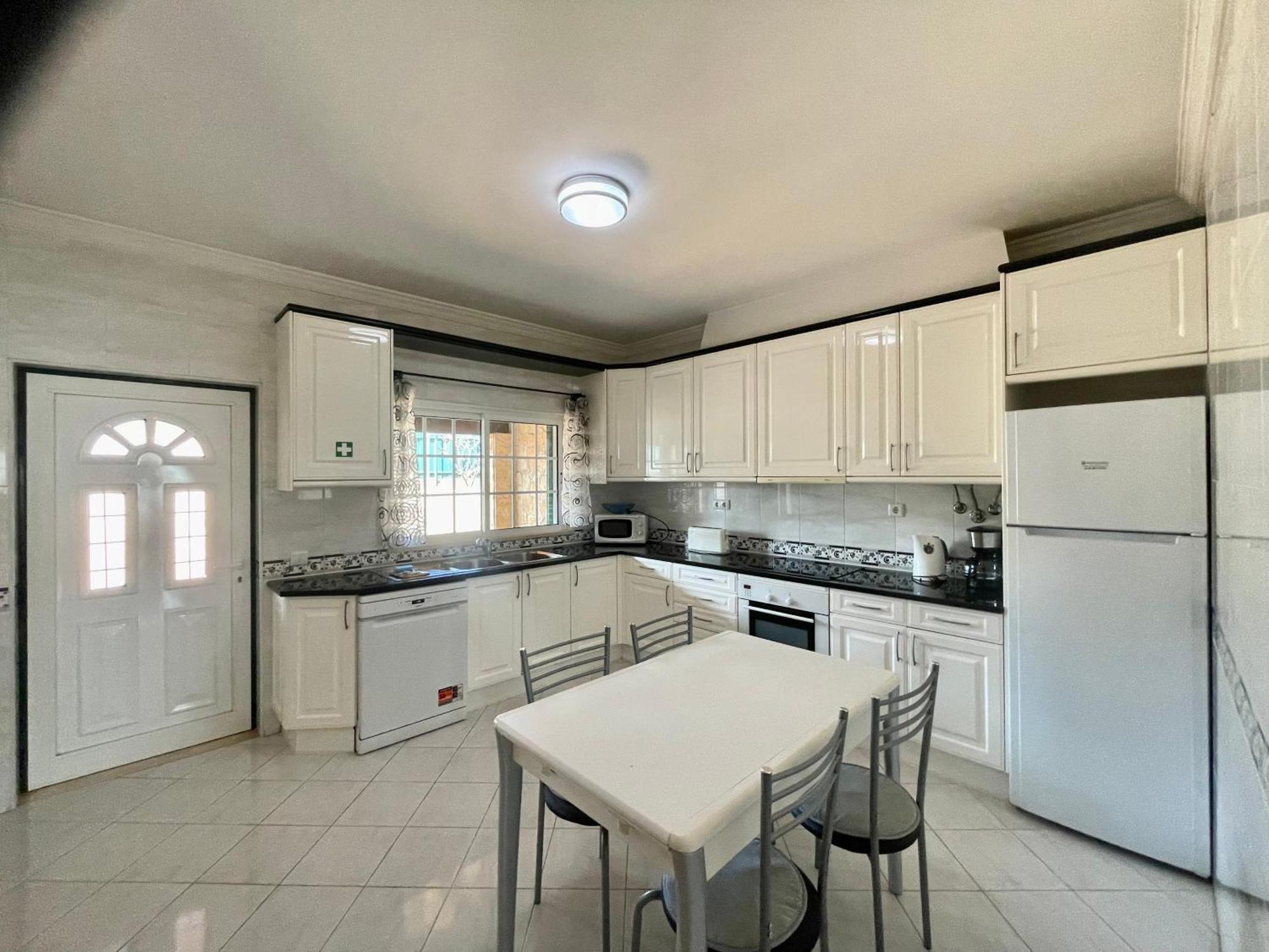 Maison Familiale Avec Terrasse, Bbq Albufeira Exteriör bild